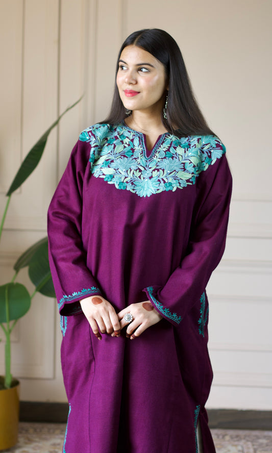 Plum Glow Aari Embroidered Fine Cashmilon Pheran