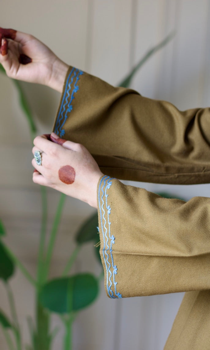 Brown Aari Embroidered Fine Cashmilon Pheran