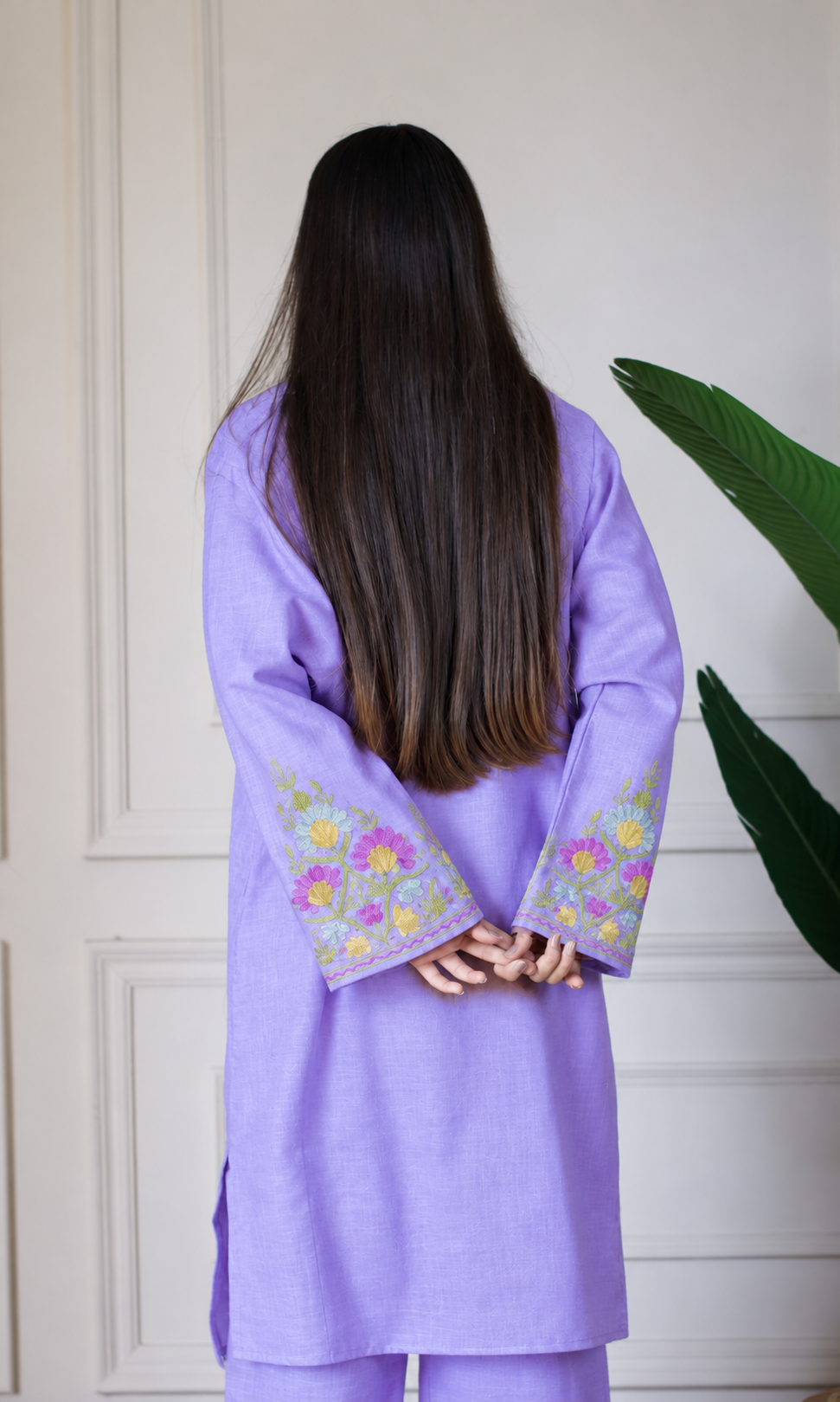 Lavender Kashmiri Aari Embroidered Kurta Set