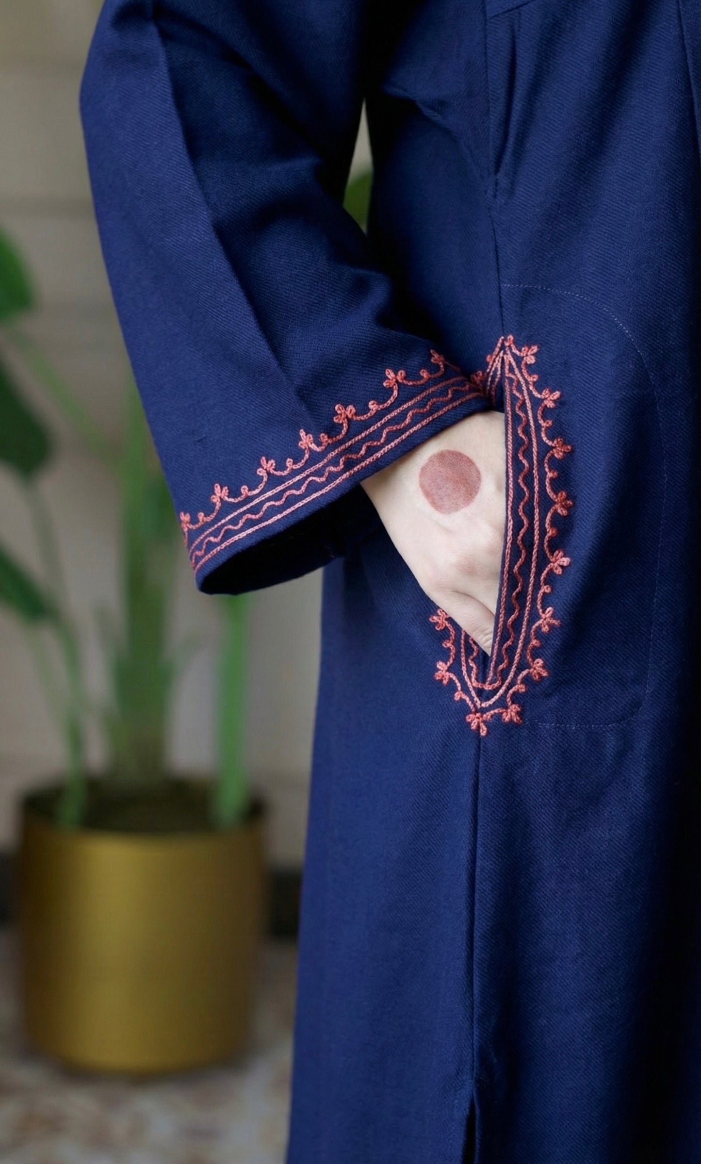 Midnight Bloom Navy Blue Aari Embroidered Fine Cashmilon Pheran