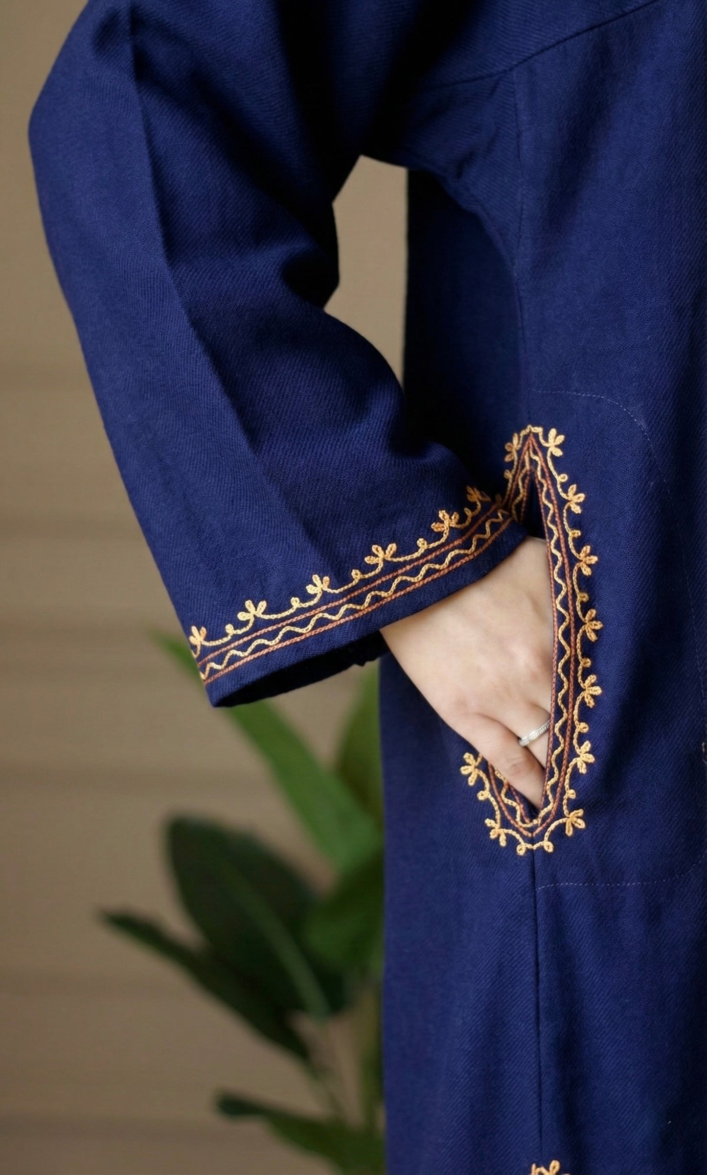 Saffron Glow Navy Blue Aari Embroidered Fine Cashmilon Pheran