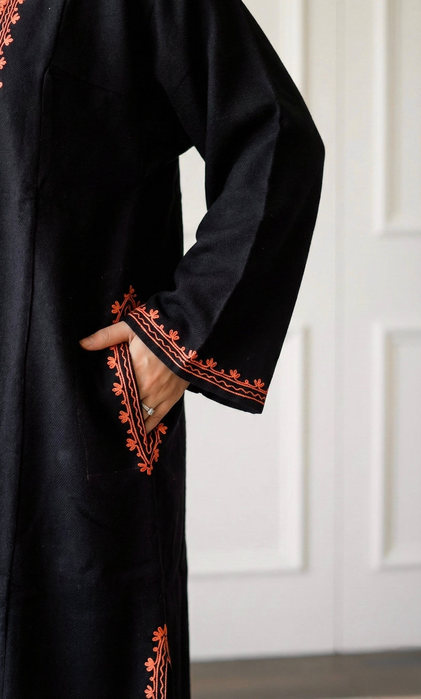 Black Saffron Bloom Aari Embroidered Fine Cashmilon Pheran