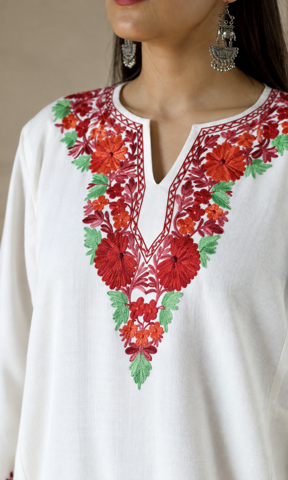 Crimson Bloom White Aari Embroidered Fine Cashmilon Pheran
