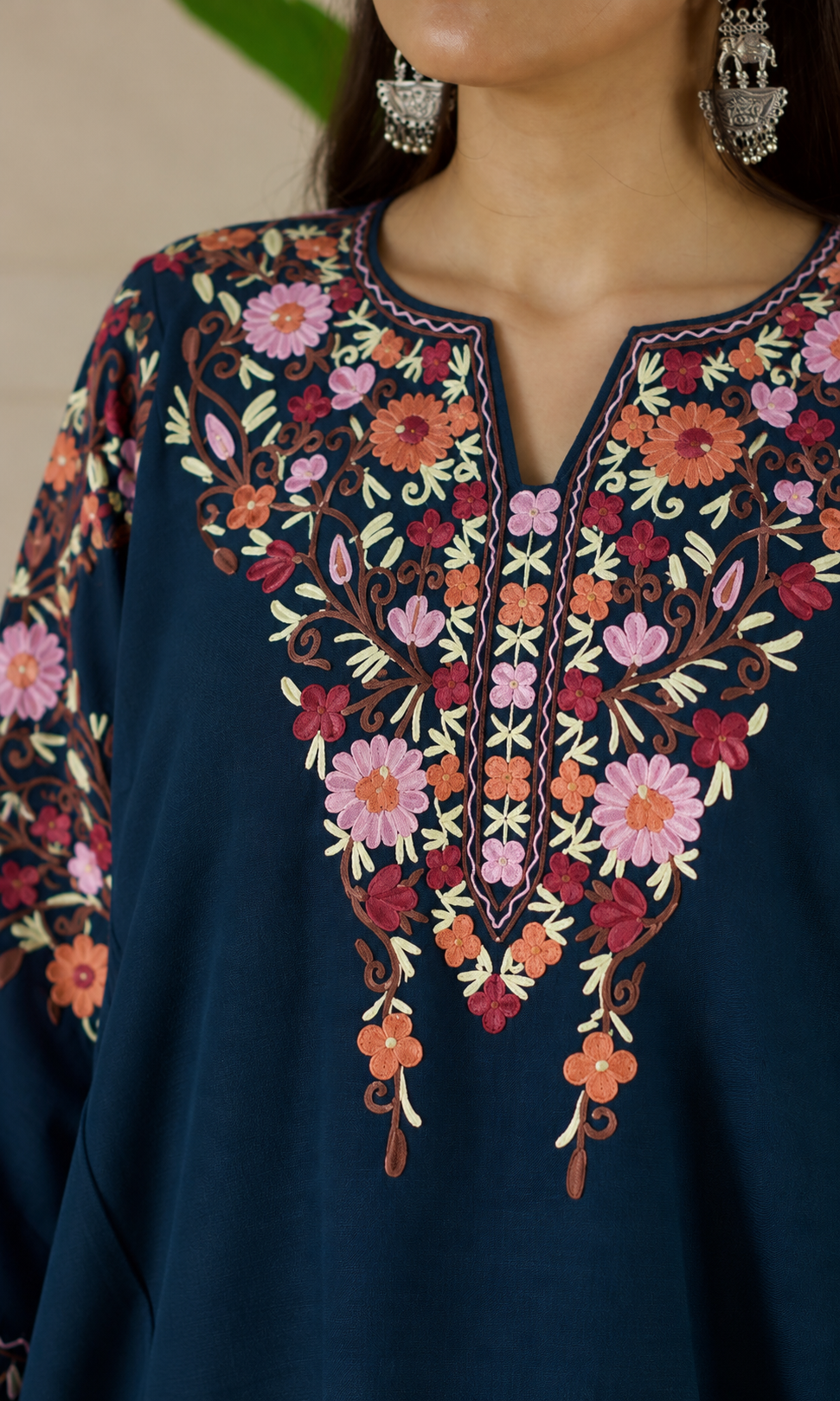 Blue Floral Aari Embroidered Fine Cashmilon Pheran