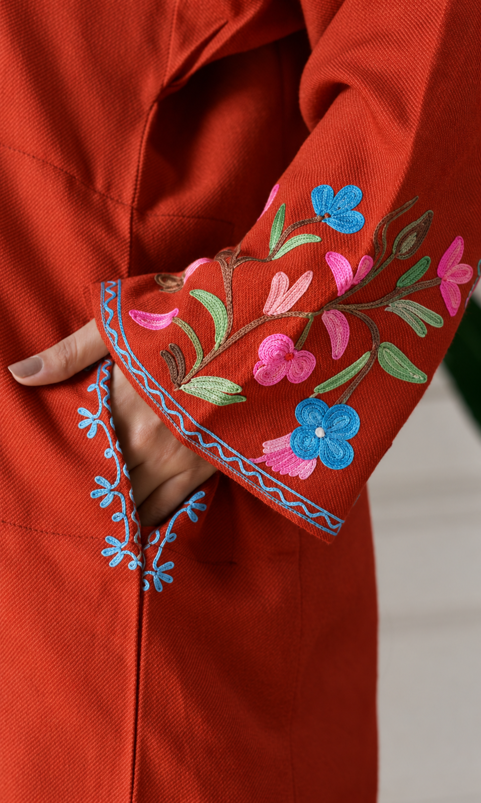 Rust Sapphire Bloom Aari Embroidered Fine Cashmilon Pheran