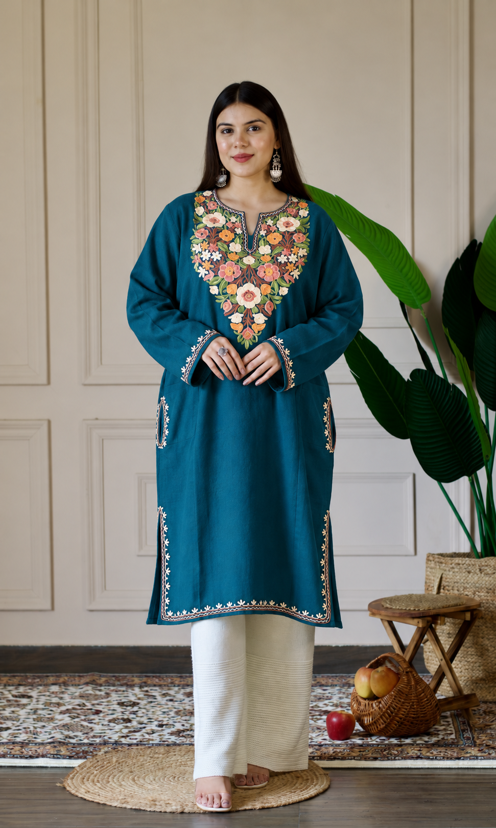 Deep Sea Green Vibrant Aari Embroidered Fine Cashmilon Pheran