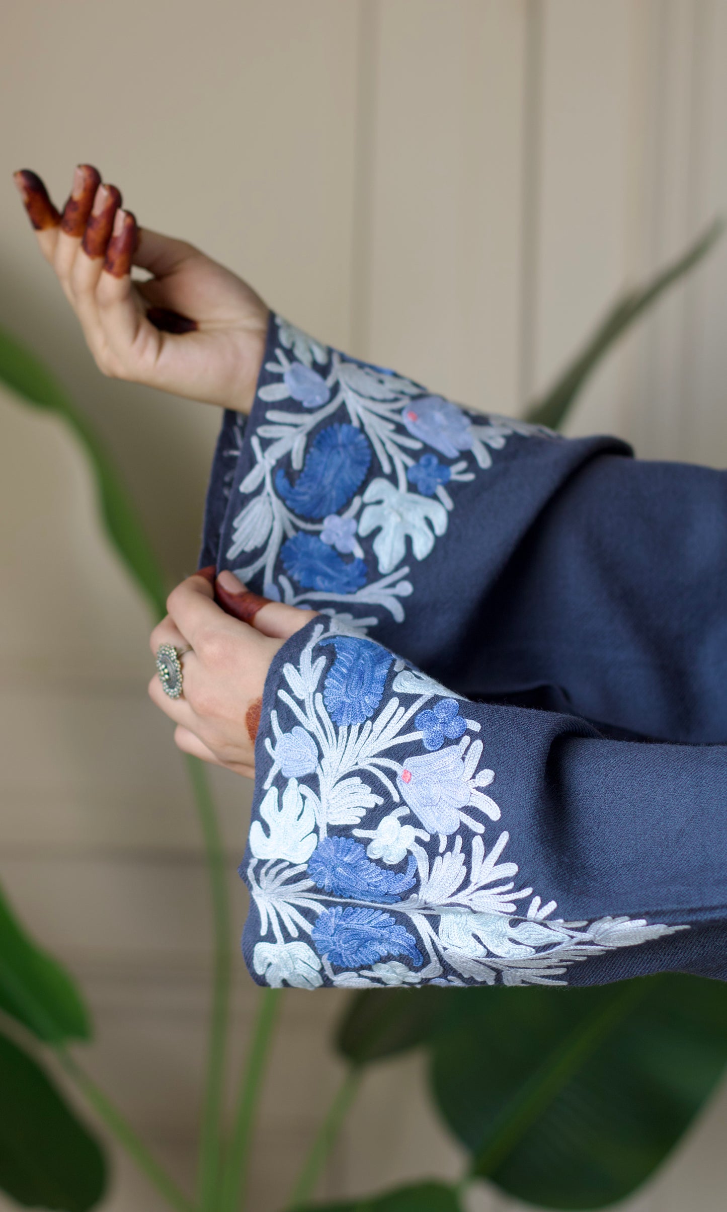 Grey Aari Embroidered Wool Pheran