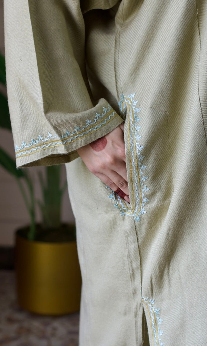 Beige Aari Embroidered Fine Cashmilon Pheran