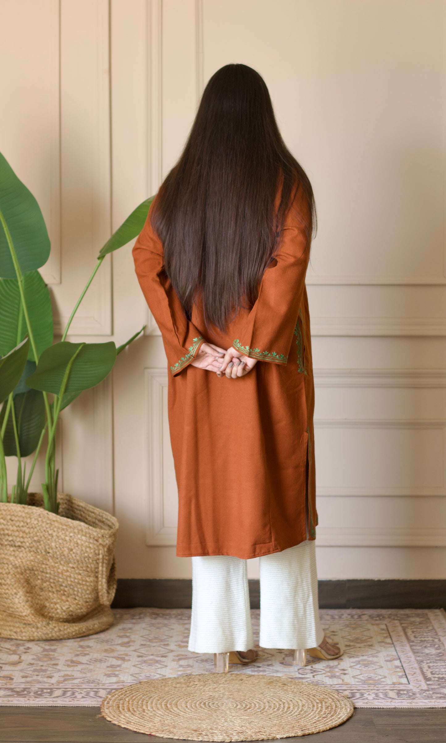 Rust Meadow Aari Embroidered Fine Cashmilon Pheran