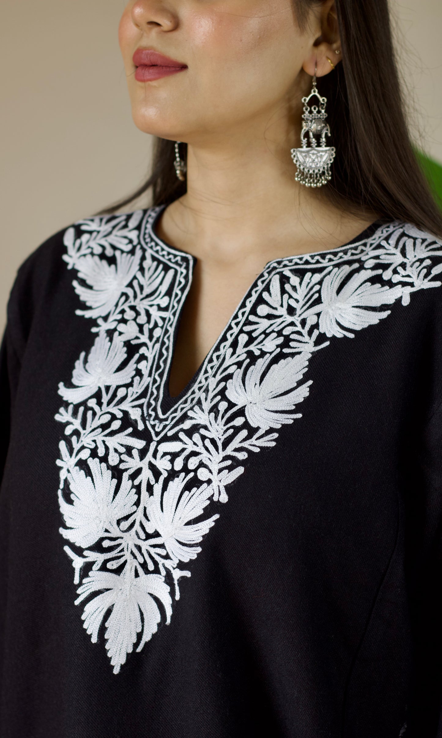 Black Cashmilon Pheran with White Aari Embroidery