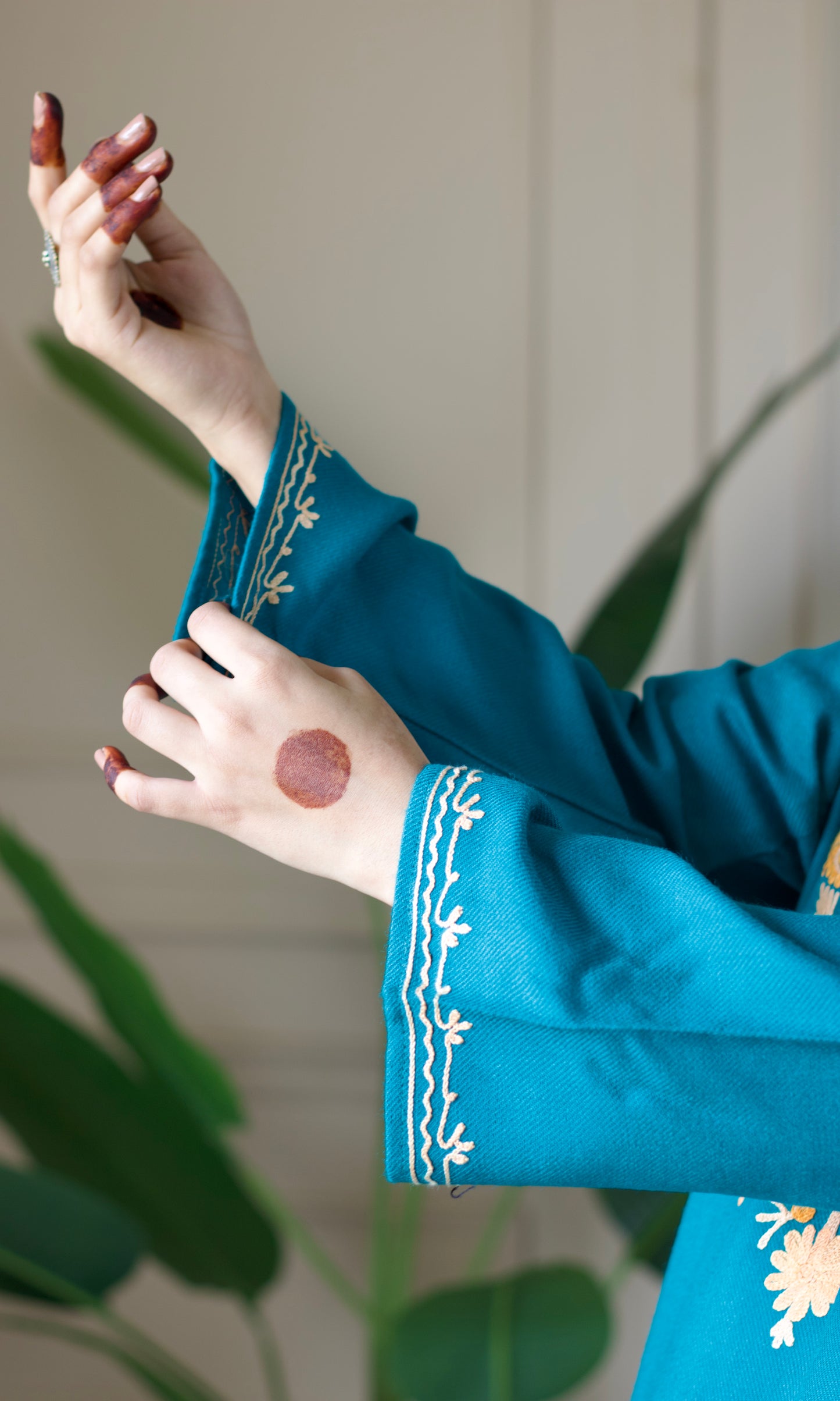 Golden Leaf Aari Embroidered Sea Green Fine Cashmilon Pheran