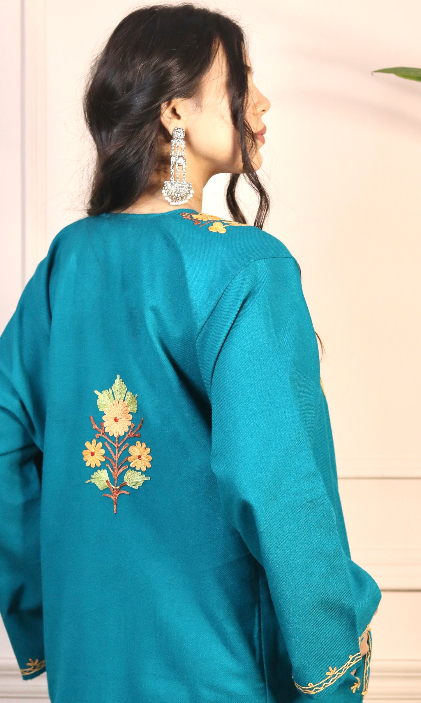 Sea Green Aari Embroidered Fine Cashmilon Pheran