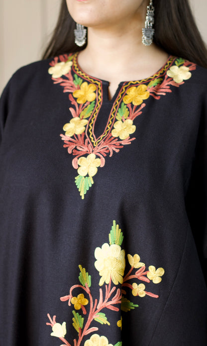 Saffron Glow Aari Embroidered Black Fine Cashmilon Pheran