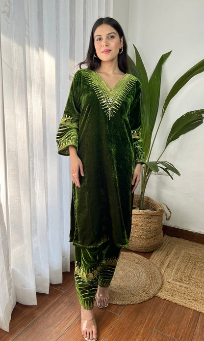 Mehendi Green Velvet Suit with Flowing Dupatta