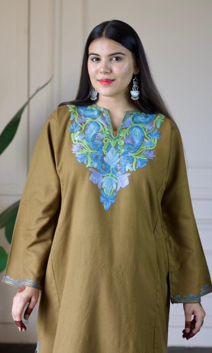 Brown Aari Embroidered Fine Cashmilon Pheran
