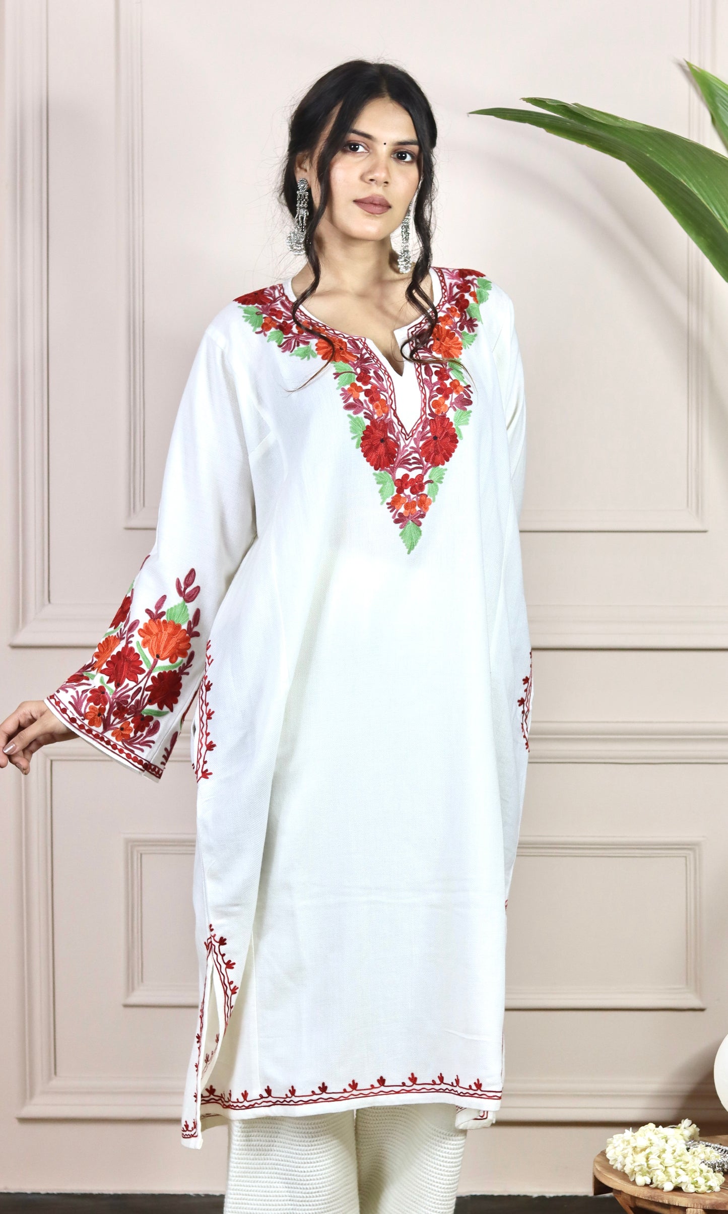 Crimson Bloom White Aari Embroidered Fine Cashmilon Pheran