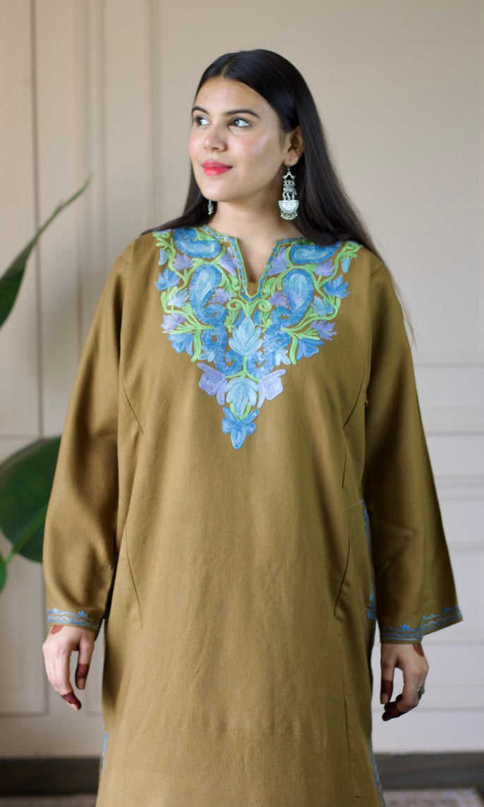 Brown Aari Embroidered Fine Cashmilon Pheran