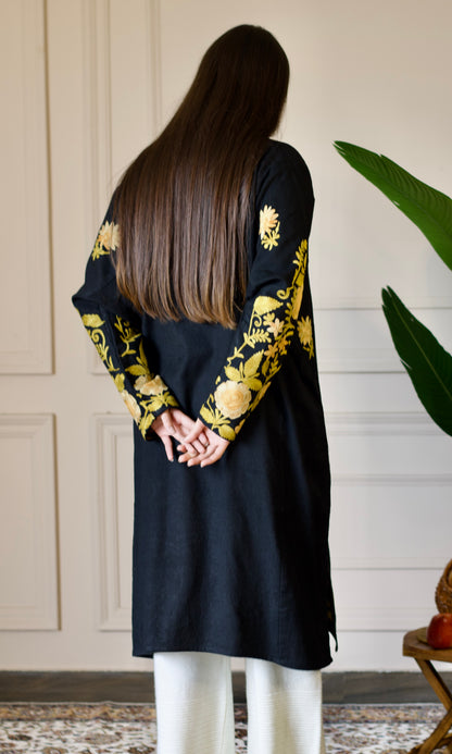 Black Aari Embroidered Wool Pheran