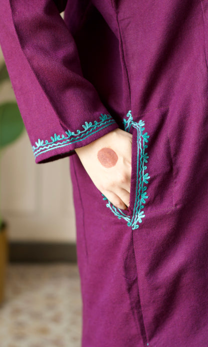 Plum Glow Aari Embroidered Fine Cashmilon Pheran