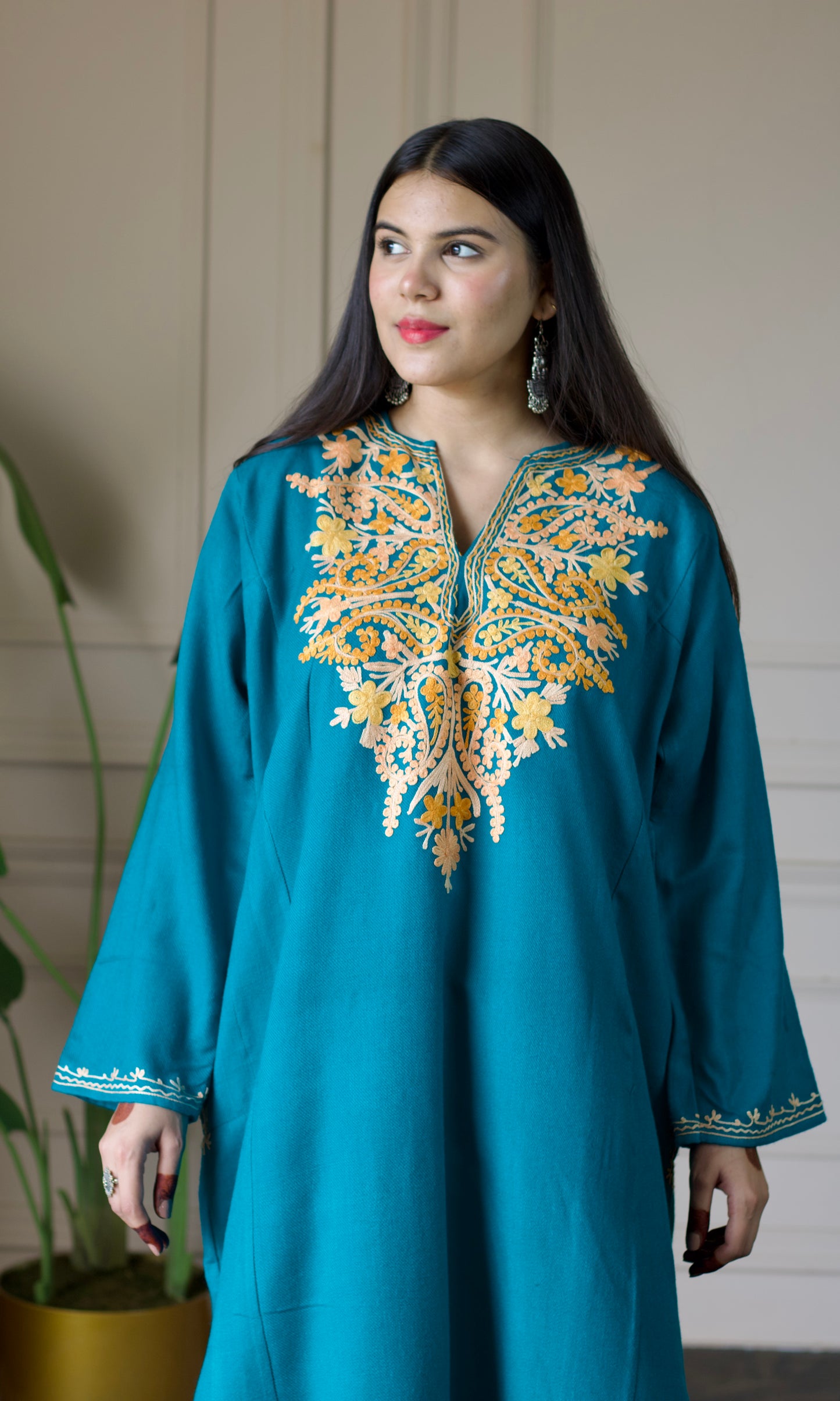 Golden Leaf Aari Embroidered Sea Green Fine Cashmilon Pheran