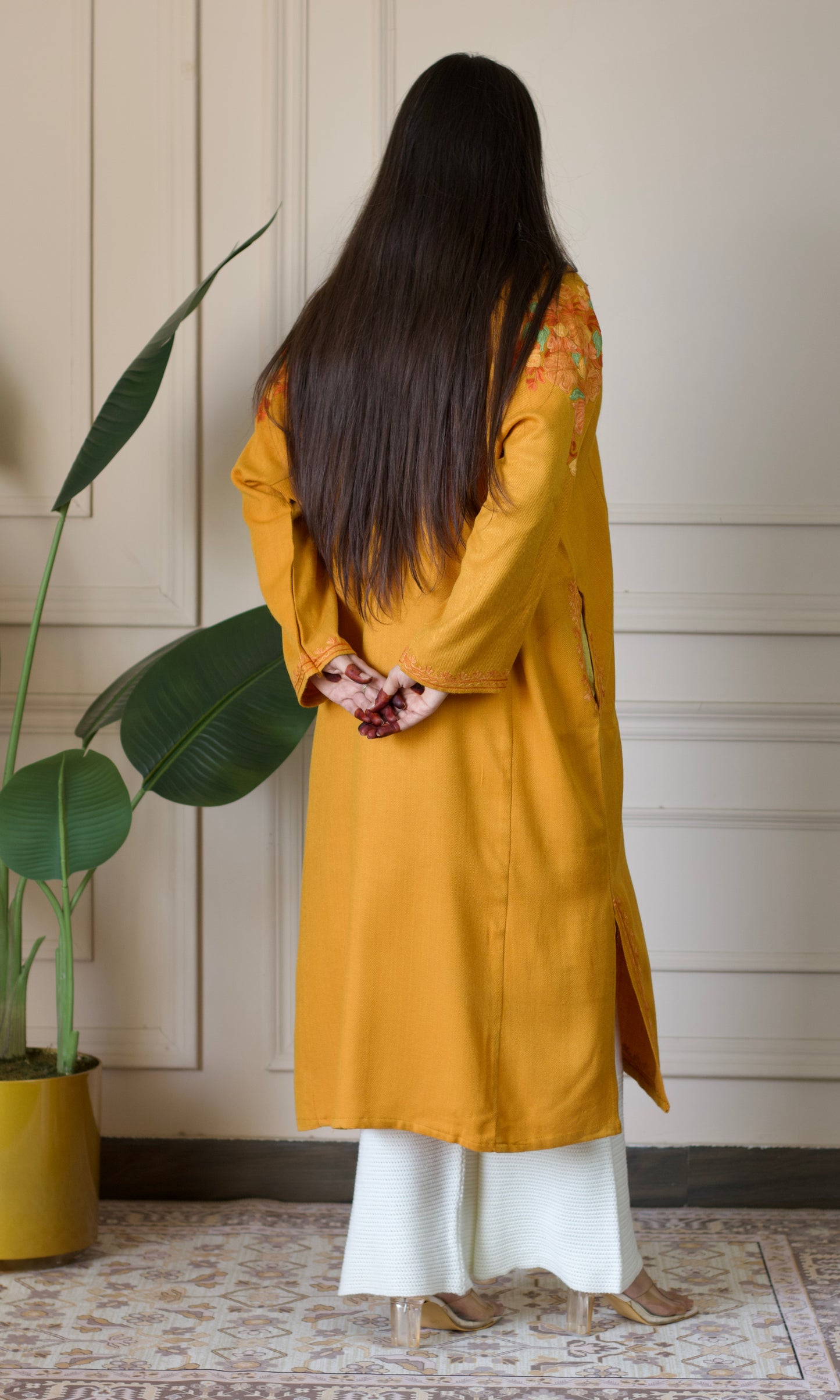 Saffron Bloom Aari Embroidered Mustard Fine Cashmilon Pheran