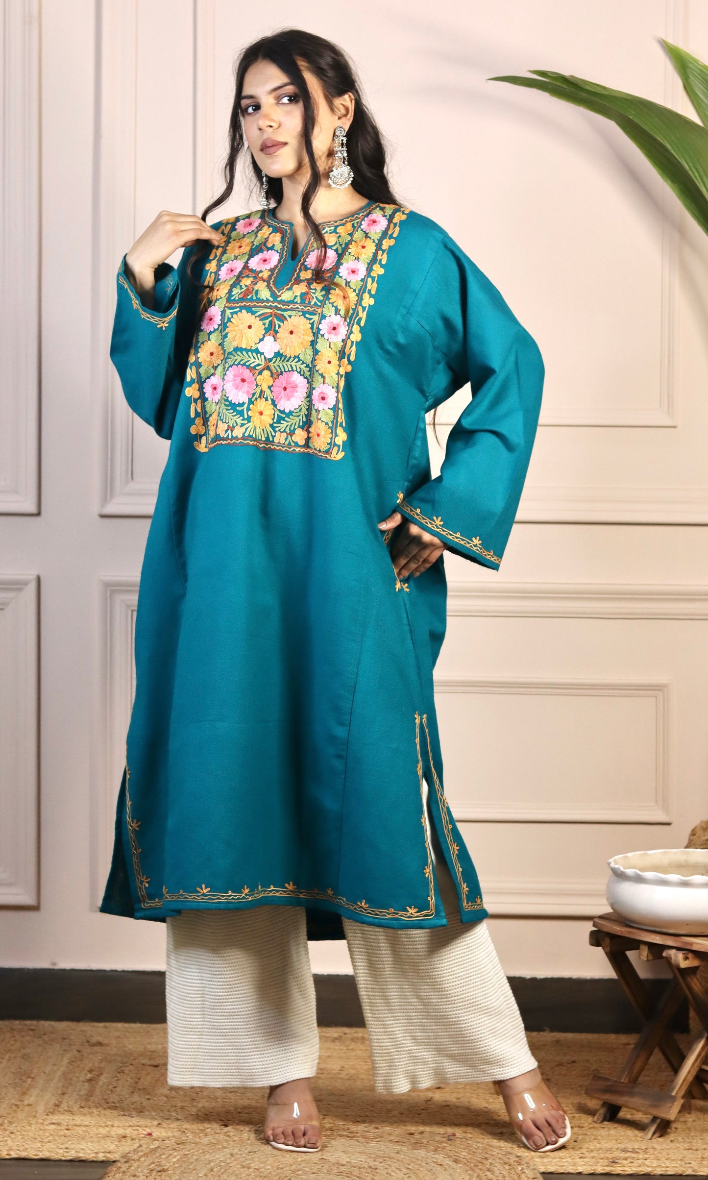 Sea Green Aari Embroidered Fine Cashmilon Pheran