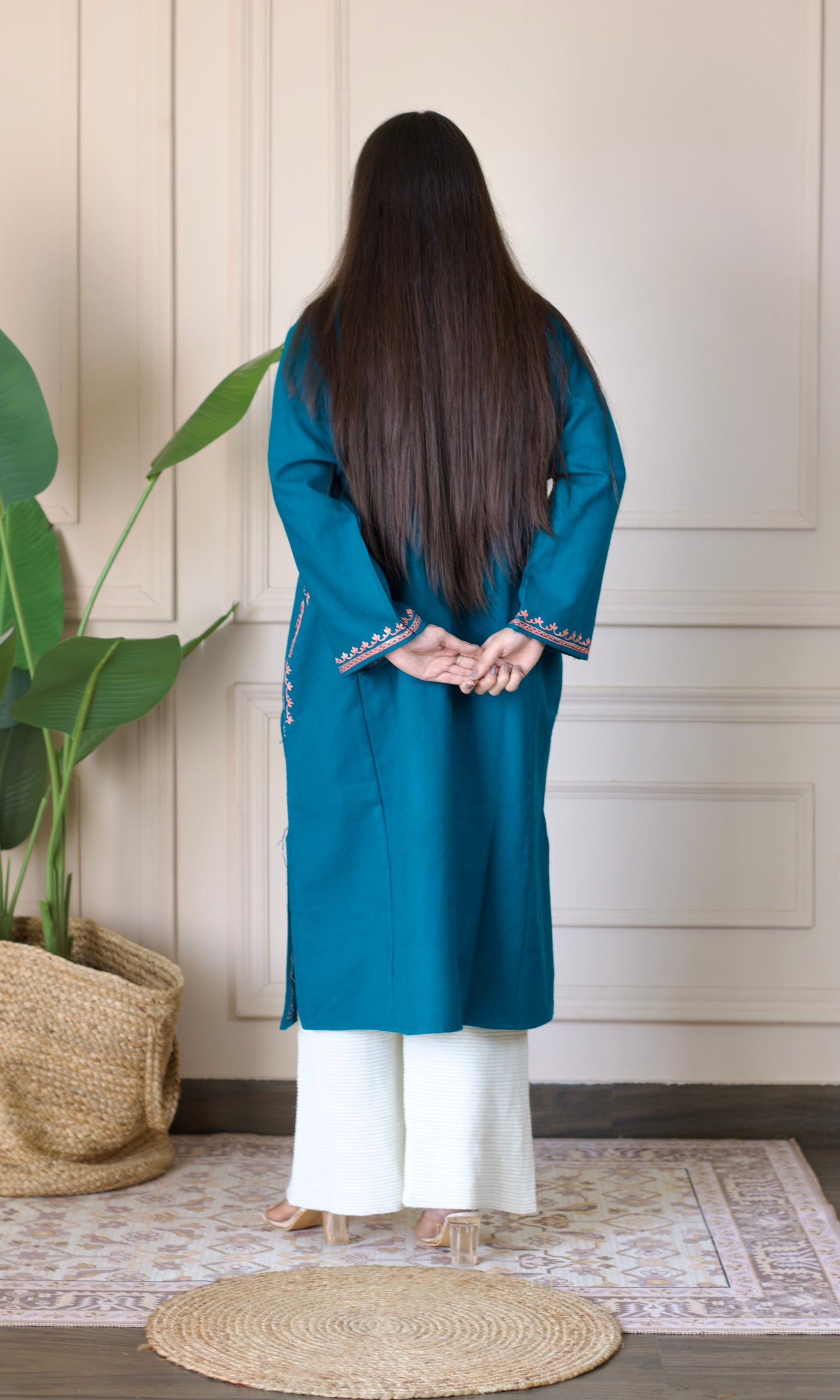 Sea Green Blossom Aari Embroidered Fine Cashmilon Pheran