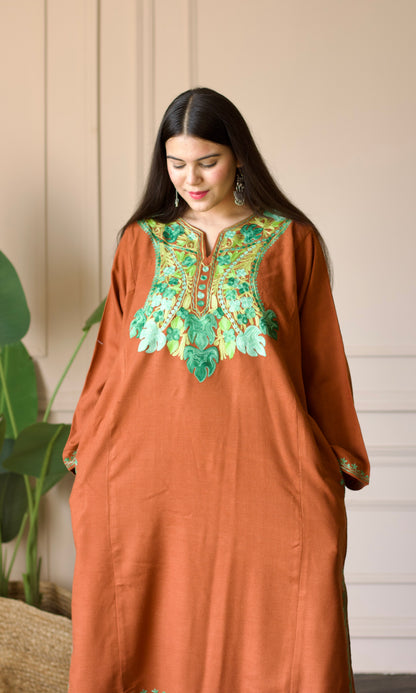 Rust Meadow Aari Embroidered Fine Cashmilon Pheran