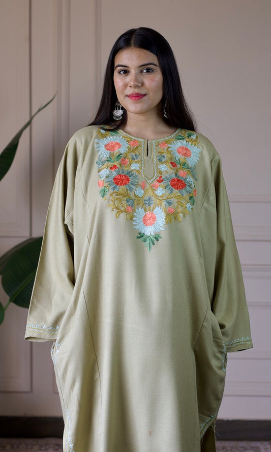 Beige Aari Embroidered Fine Cashmilon Pheran