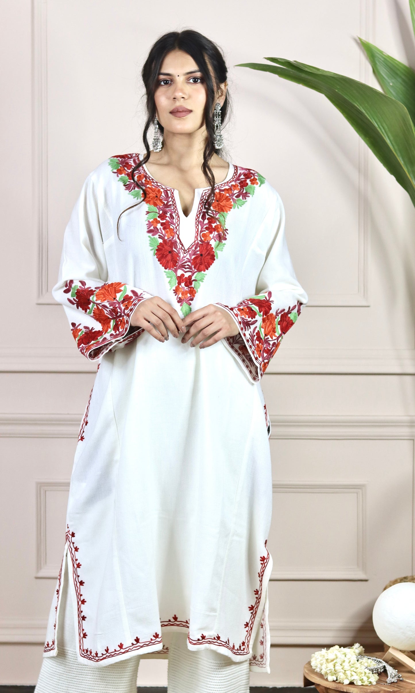 Crimson Bloom White Aari Embroidered Fine Cashmilon Pheran