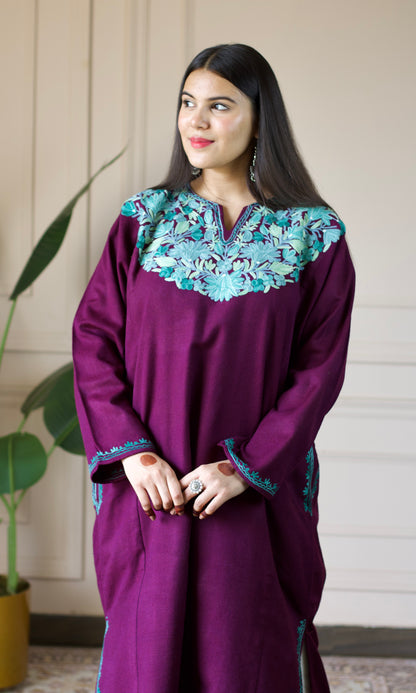 Plum Glow Aari Embroidered Fine Cashmilon Pheran