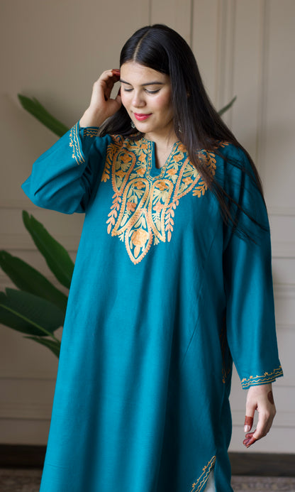 Sea Green Aari Embroidered Fine Cashmilon Pheran