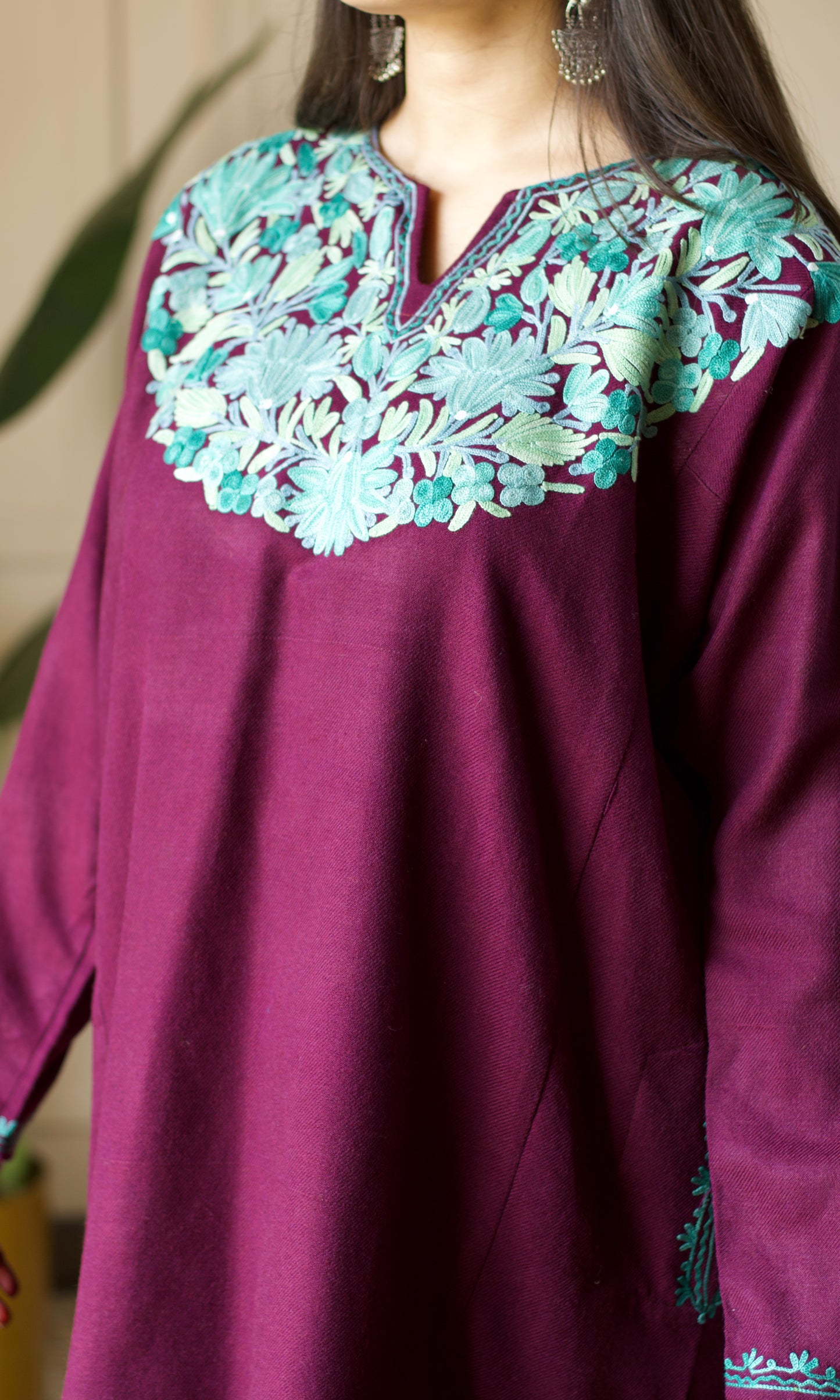 Plum Glow Aari Embroidered Fine Cashmilon Pheran