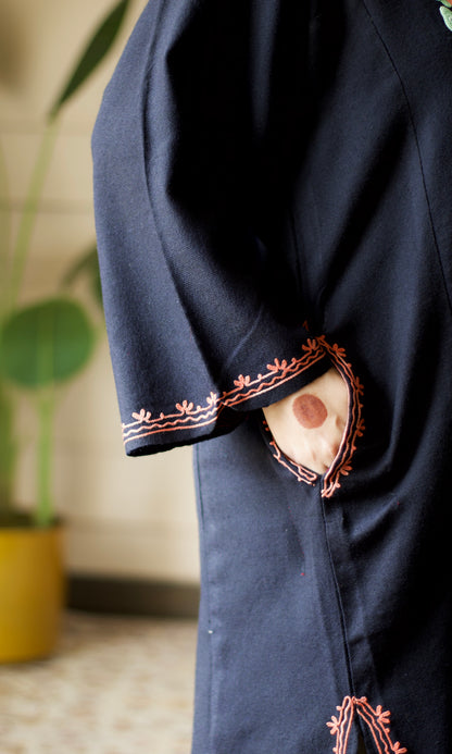 Floral Glow Aari Embroidered Black Fine Cashmilon Pheran