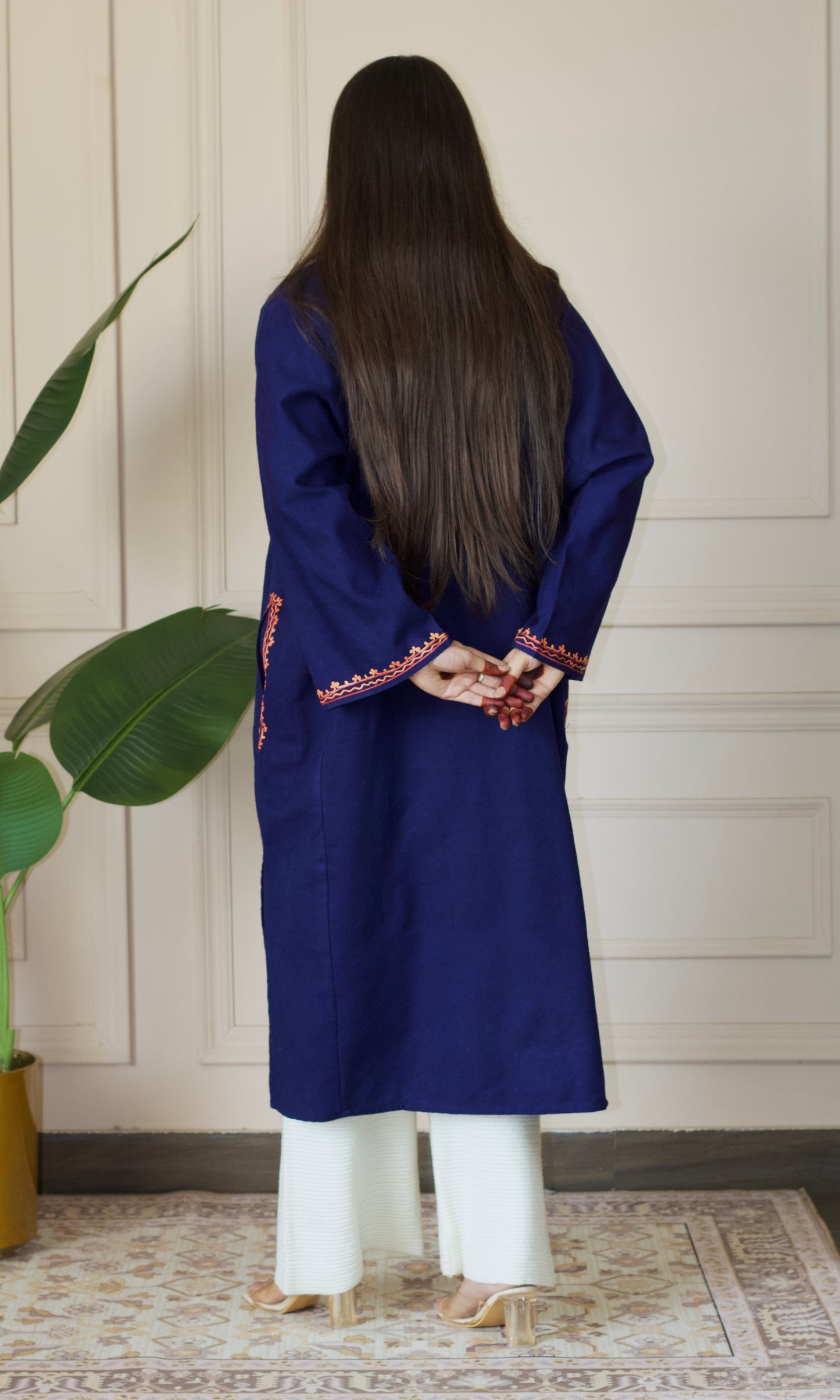 Evening Hues Aari Embroidered Navy Fine Cashmilon Pheran