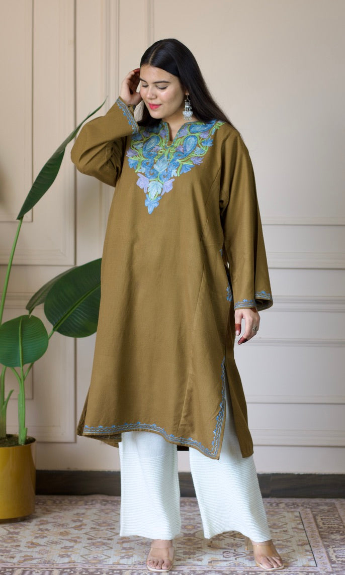 Brown Aari Embroidered Fine Cashmilon Pheran