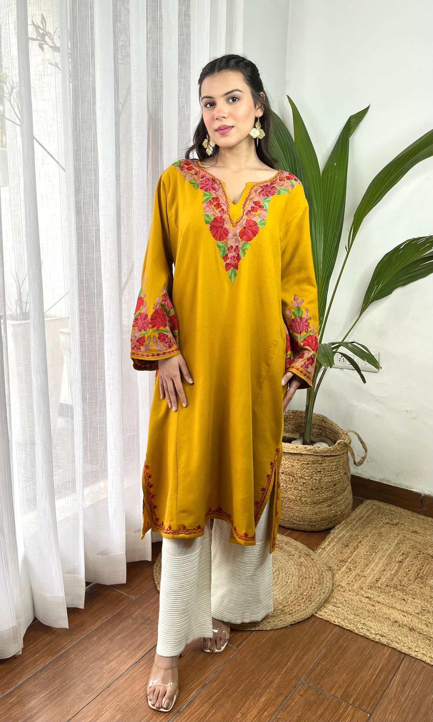 Mustard Bloom Pink Aari Embroidered Fine Cashmilon Pheran