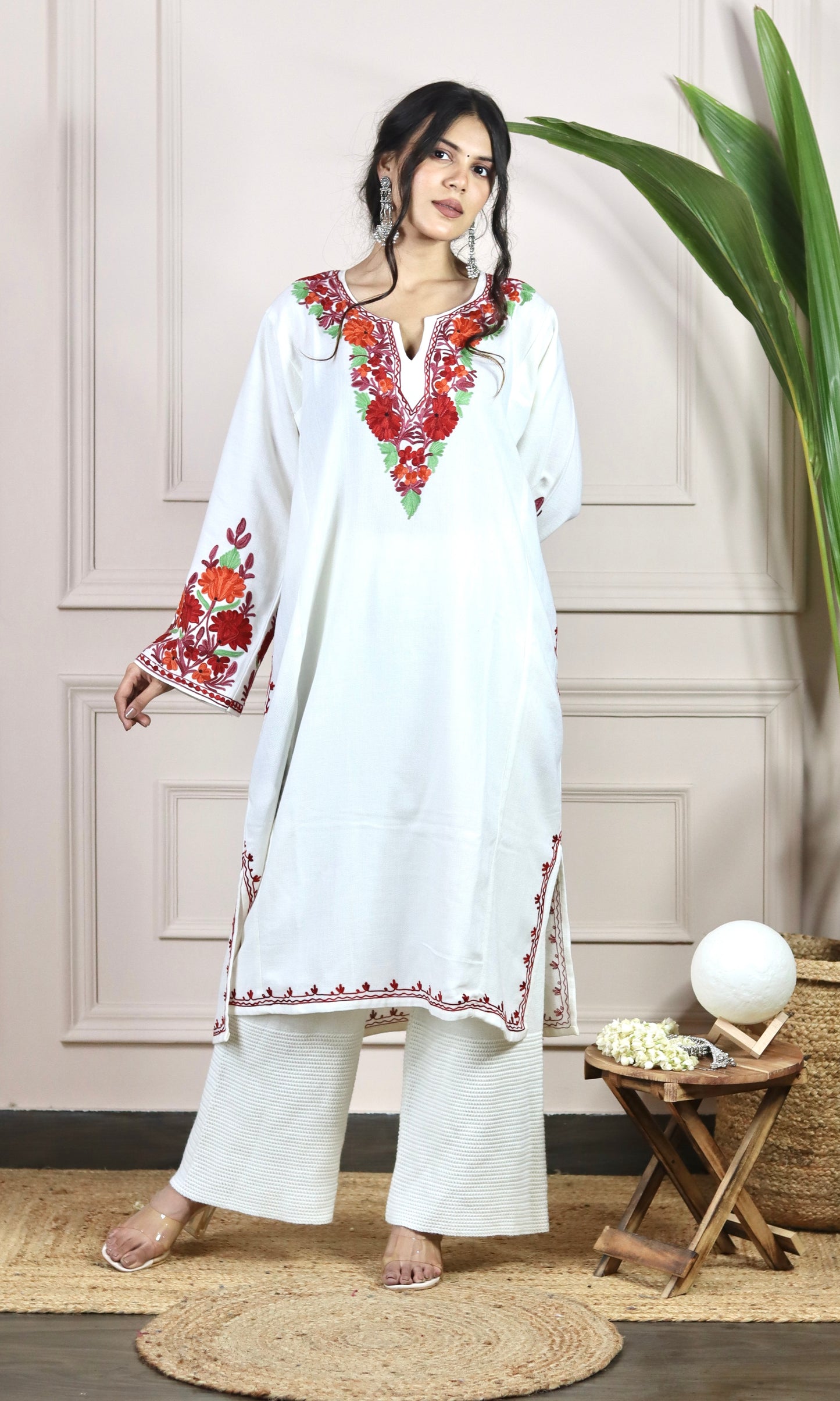 Crimson Bloom White Aari Embroidered Fine Cashmilon Pheran