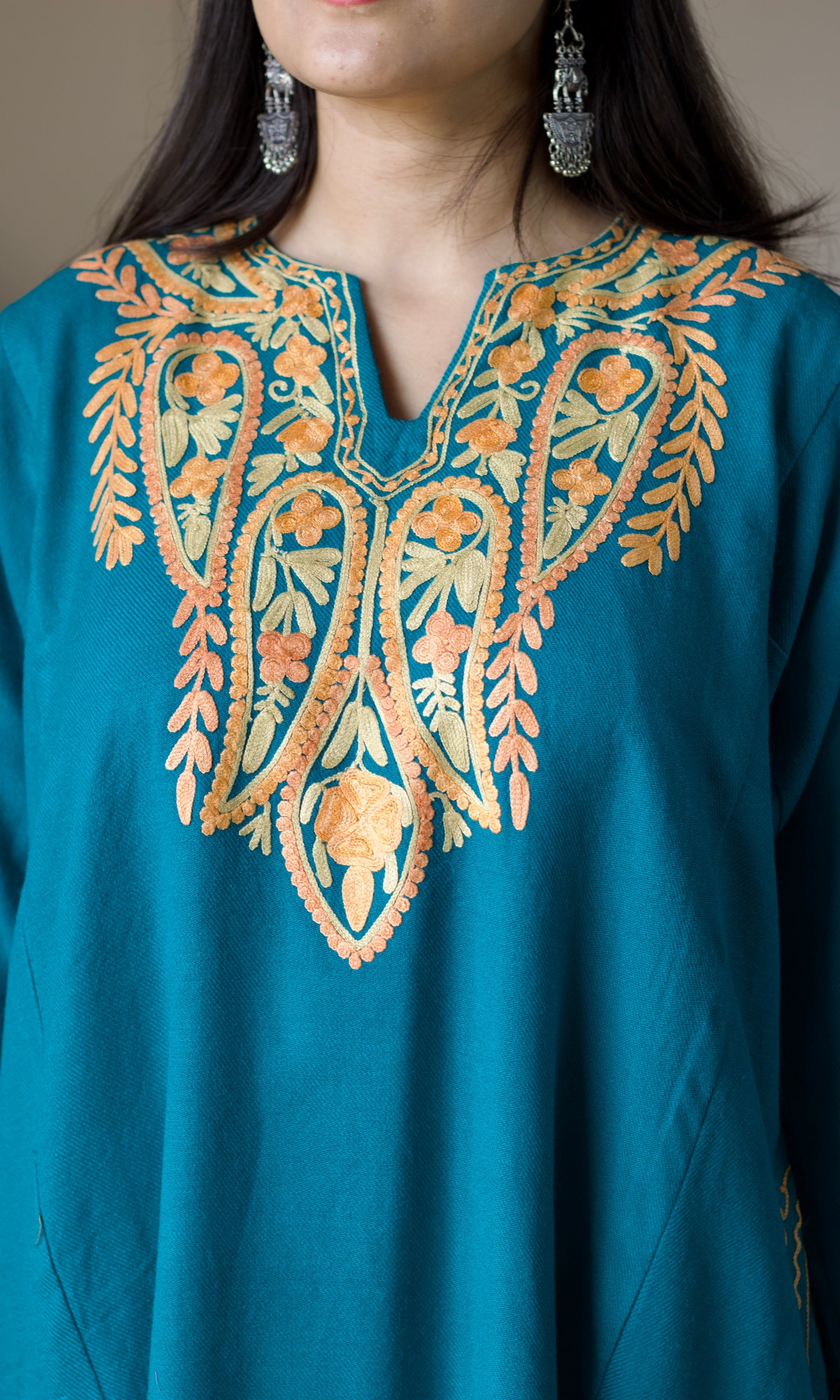 Sea Green Aari Embroidered Fine Cashmilon Pheran