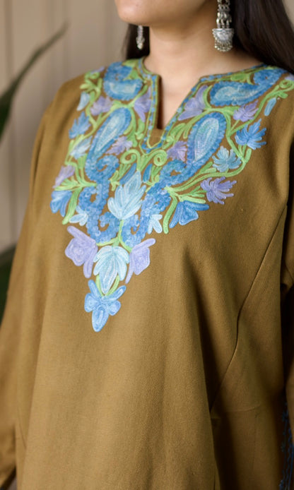 Brown Aari Embroidered Fine Cashmilon Pheran