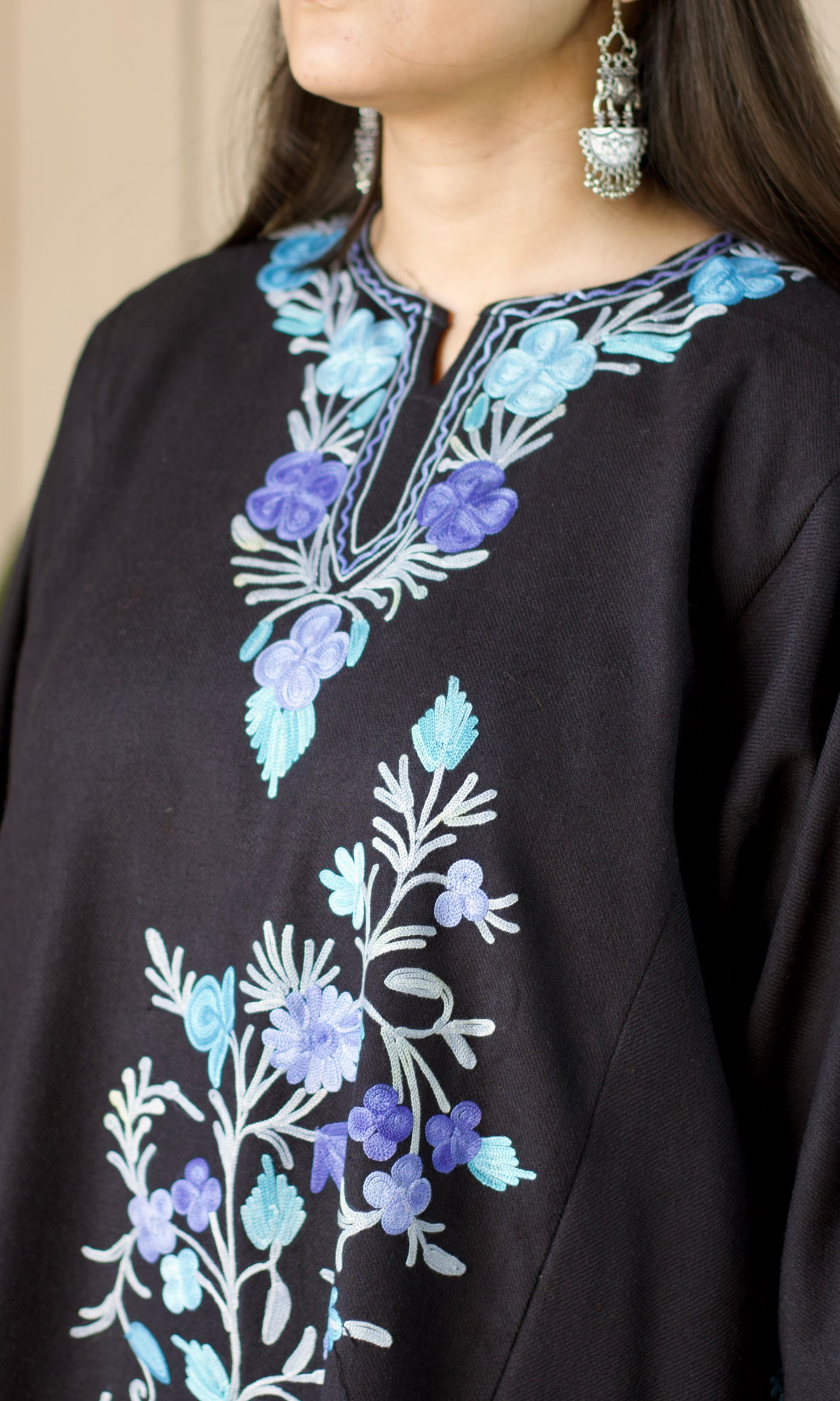 Blue Bliss Aari Embroidered Black Fine Cashmilon Pheran