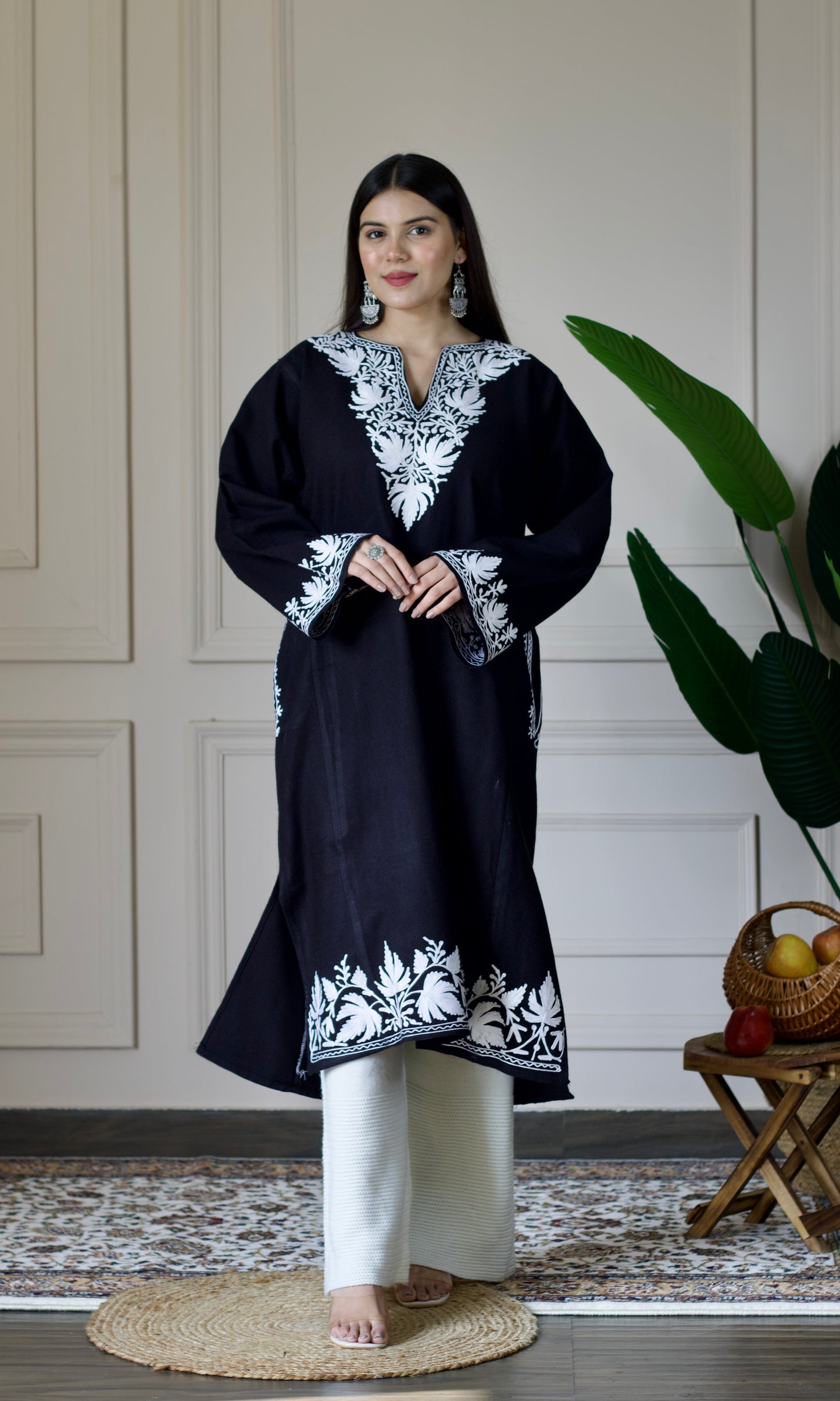 Black Cashmilon Pheran with White Aari Embroidery