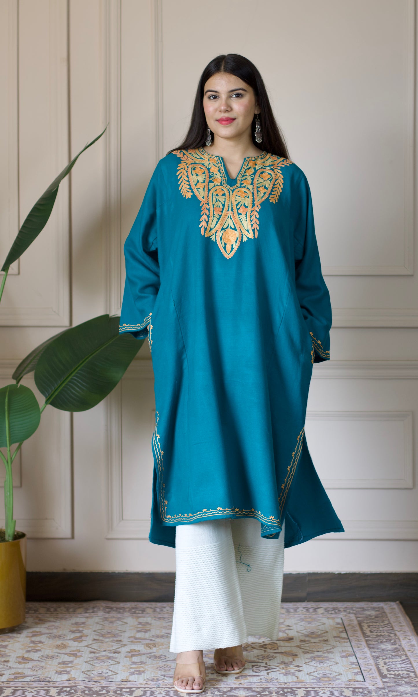 Sea Green Aari Embroidered Fine Cashmilon Pheran