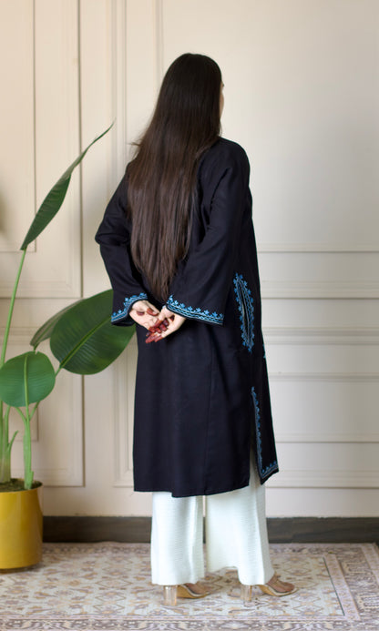 Blue Bliss Aari Embroidered Black Fine Cashmilon Pheran