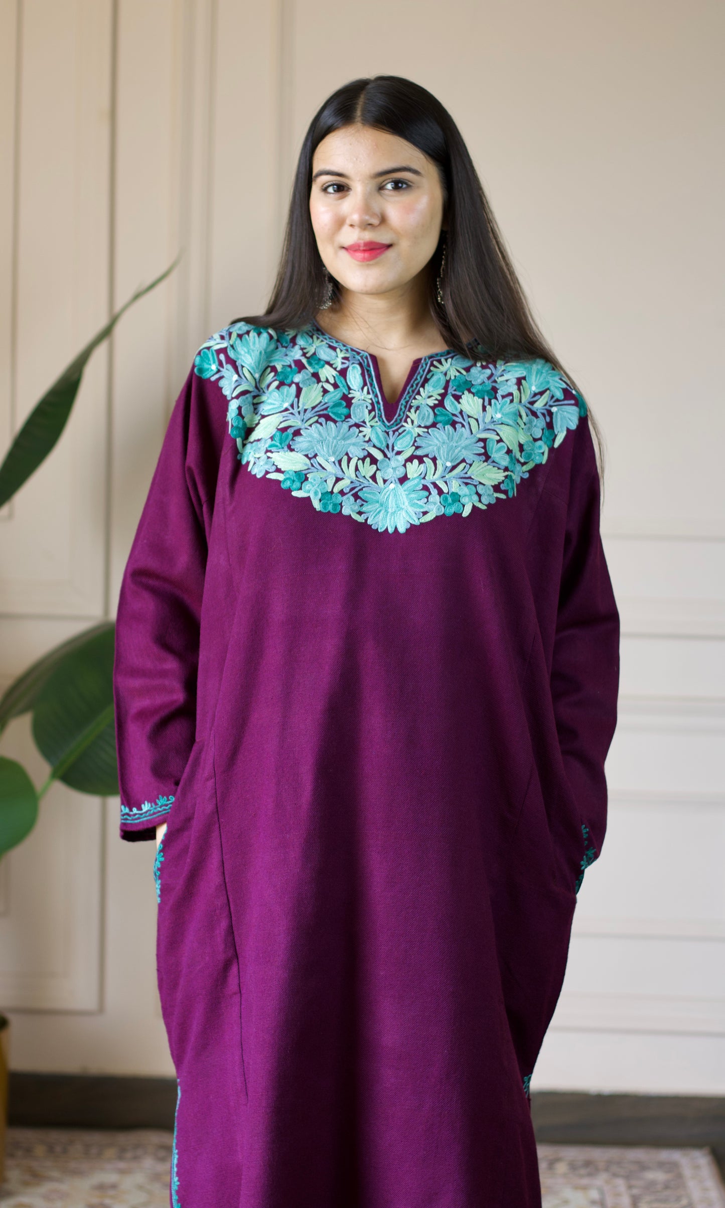 Plum Glow Aari Embroidered Fine Cashmilon Pheran