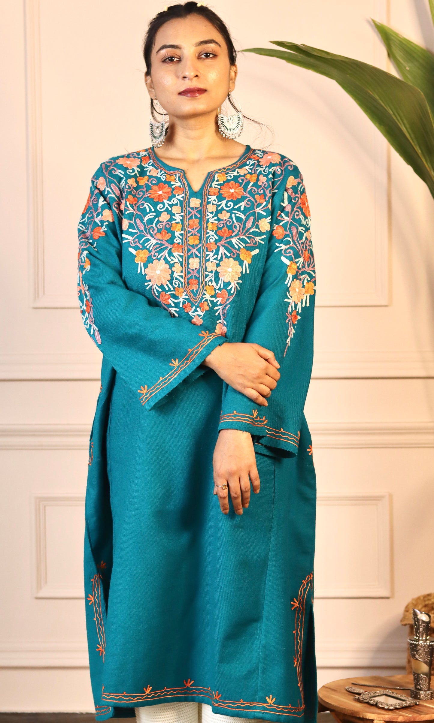 Deep Sea Aari Embroidered Fine Cashmilon Pheran