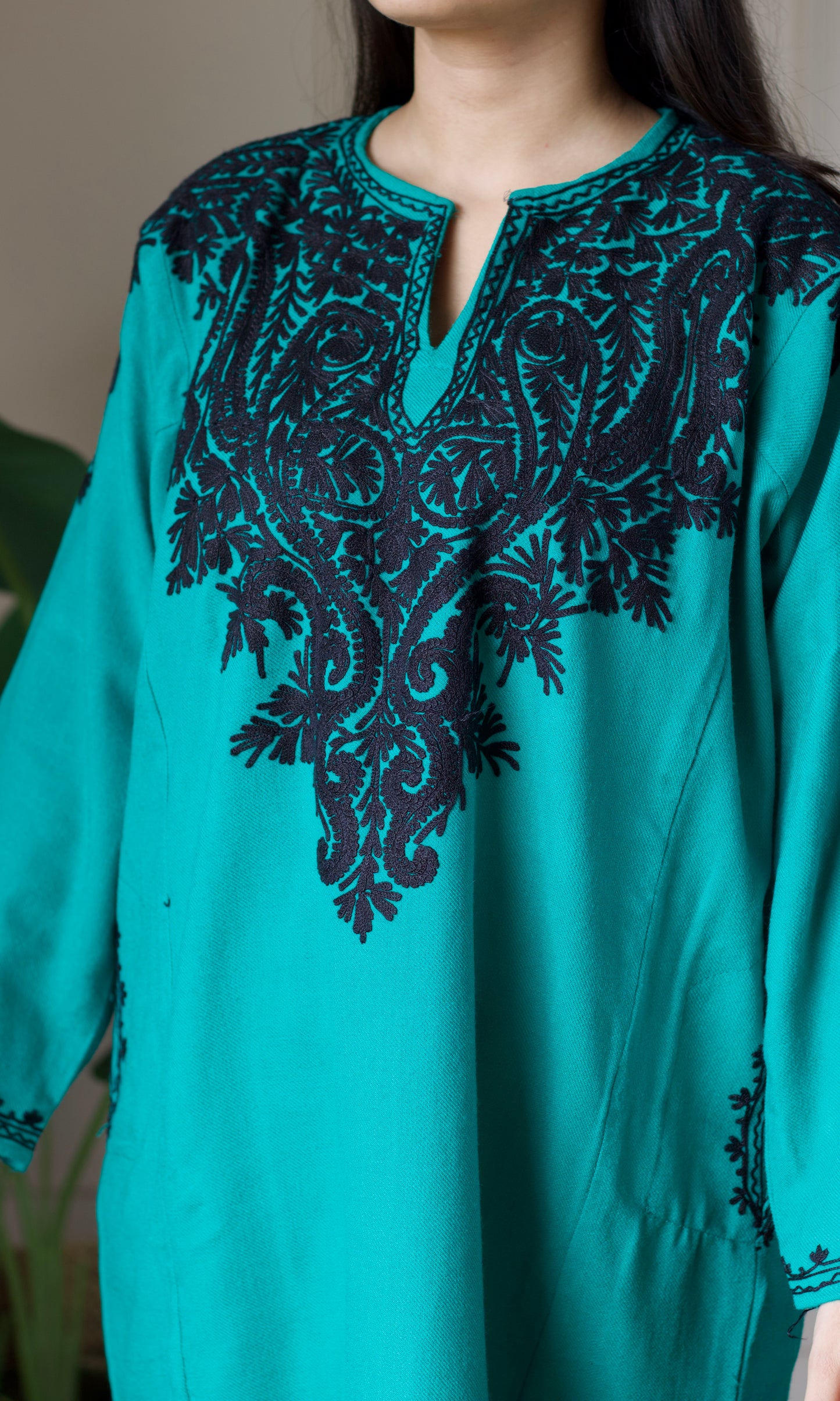 Sea Green Black Bloom Aari Embroidered Fine Cashmilon Pheran