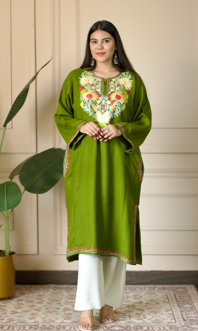 Mehendi Aari Embroidered Fine Cashmilon Pheran