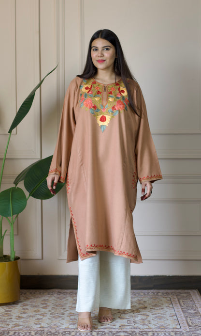 Blush Glow Aari Embroidered Fine Cashmilon Pheran