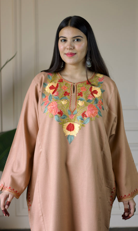 Blush Glow Aari Embroidered Fine Cashmilon Pheran